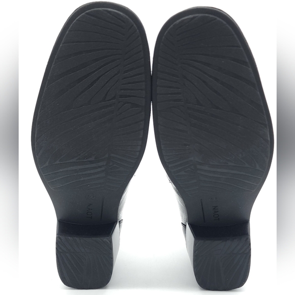 Naot Black Crinkle Patent Leather Zip Up Chelsea Bootie Women's Size 5 EU 36 - Picture 9 of 12